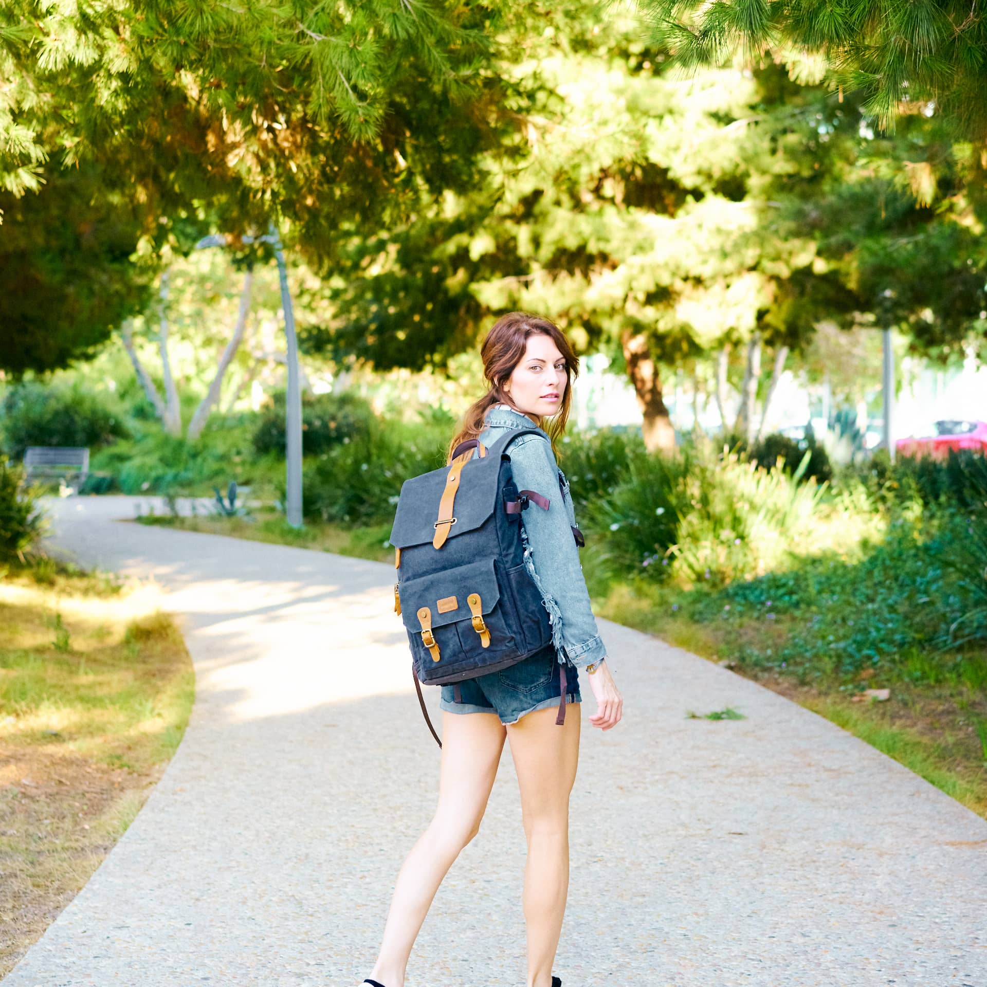 Best Camera Backpacks for Women - DSLR Camera Bag - Sunny 16
